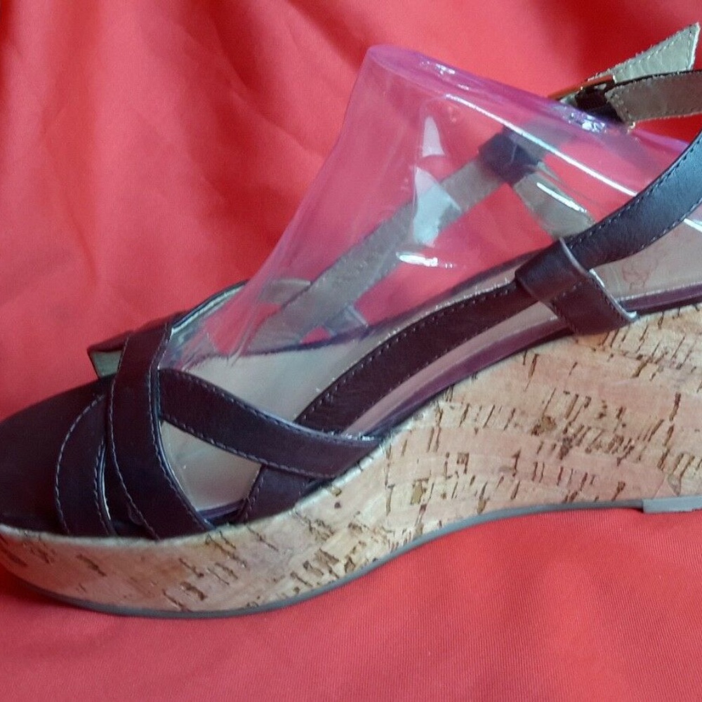 Sacs Fifth Avenue Brown Wedge Sandals